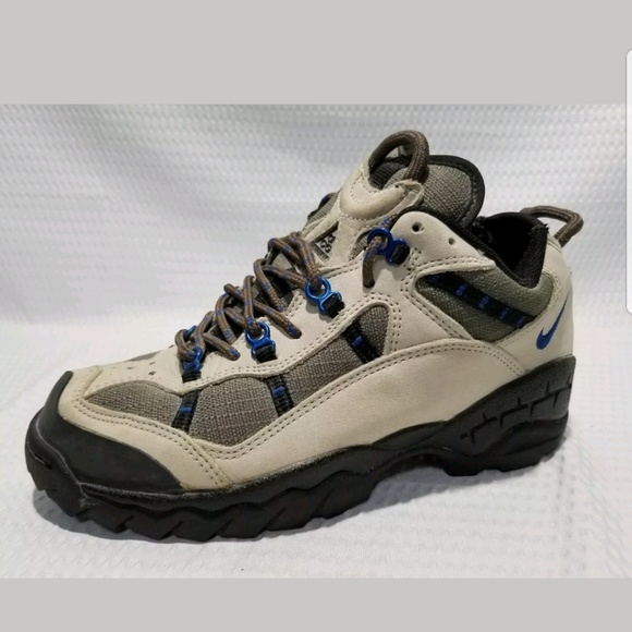 nike air acg hiking boots